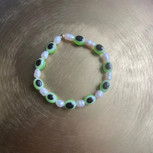 Oval Green Eye Candy Bracelet Pearl